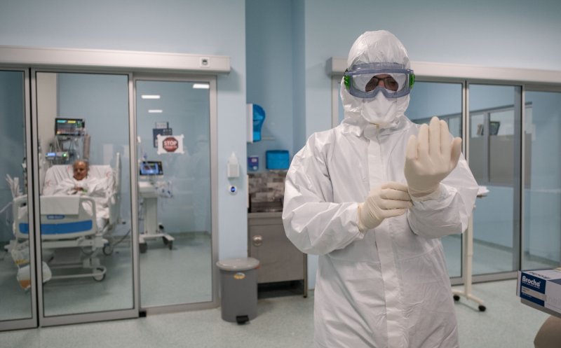 Listă nouă de simptome pentru caz suspect de COVID
