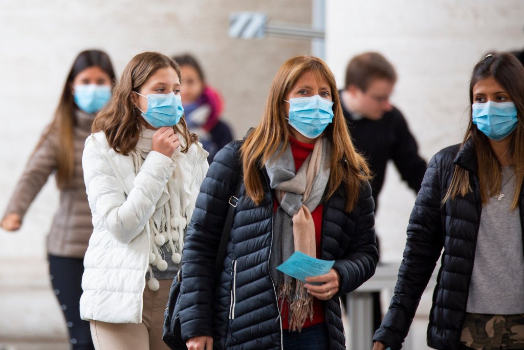 COVID Cluj / Fără grupuri mai mari de 6 persoane în spaţiile publice