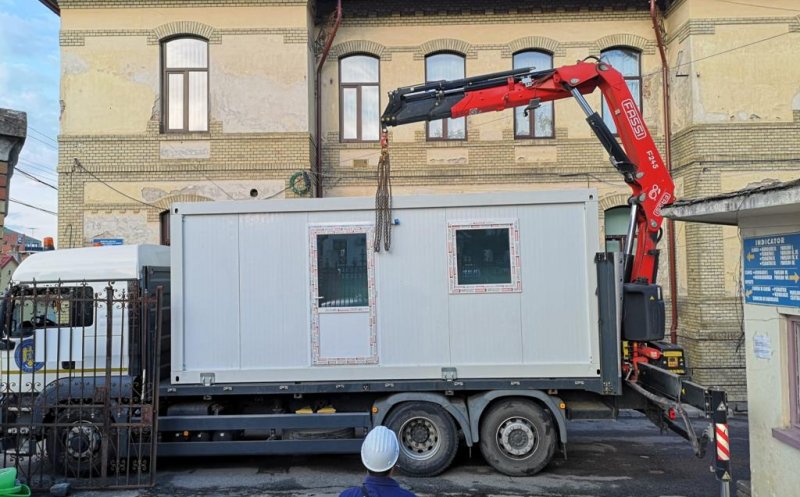Containere de triaj epidemiologic în mai multe spitale din Cluj