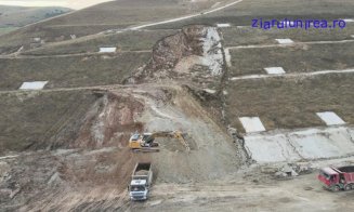 Pe Autostrada Sebeș - Turda se repară alunecarea de teren din vară