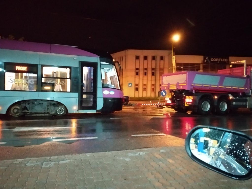 Patru tramvaie noi, fabricate în România, intră pe străzile din Cluj-Napoca
