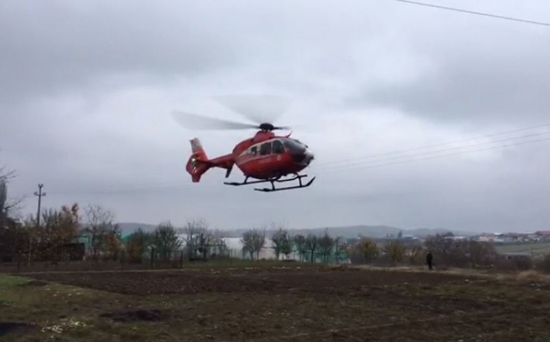Bărbatul resuscitat după ce s-a prăbușit pe stradă a fost salvat