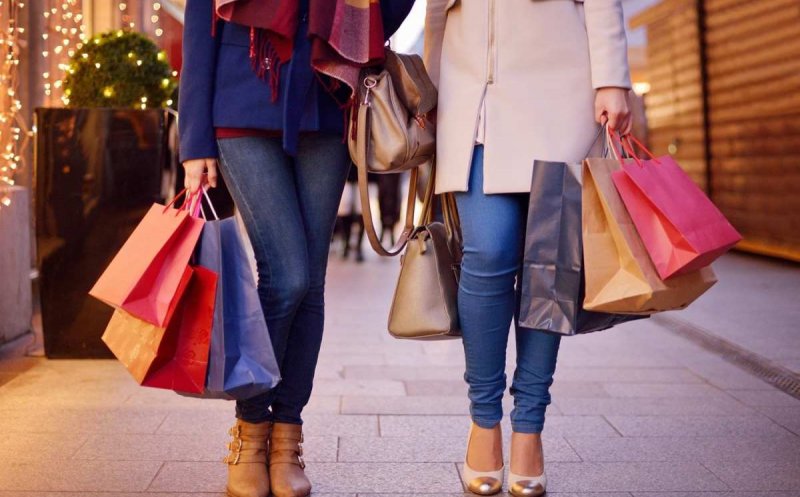 Centru comercial între  Zorilor şi Mănăştur