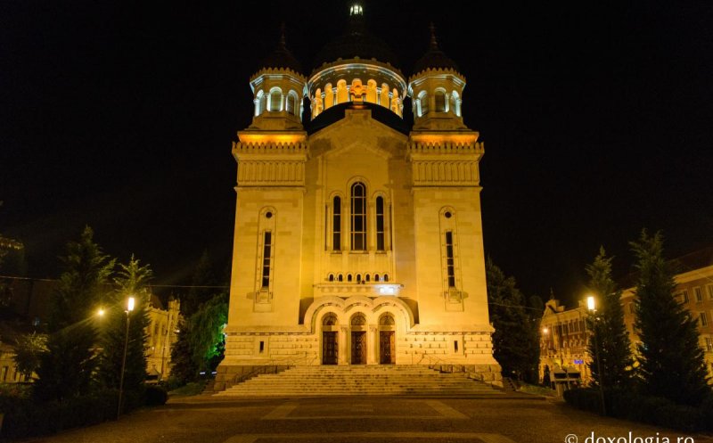 Solidaritate în lupta împotriva cancerului. Catedrala Mitropolitană, iluminată în albastru-verzui