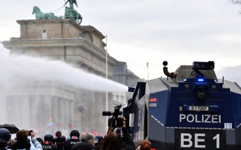 VIDEO Berlinul protestează împotriva guvernului Angelei Merkel și a măsurilor ANTI-COVID-19