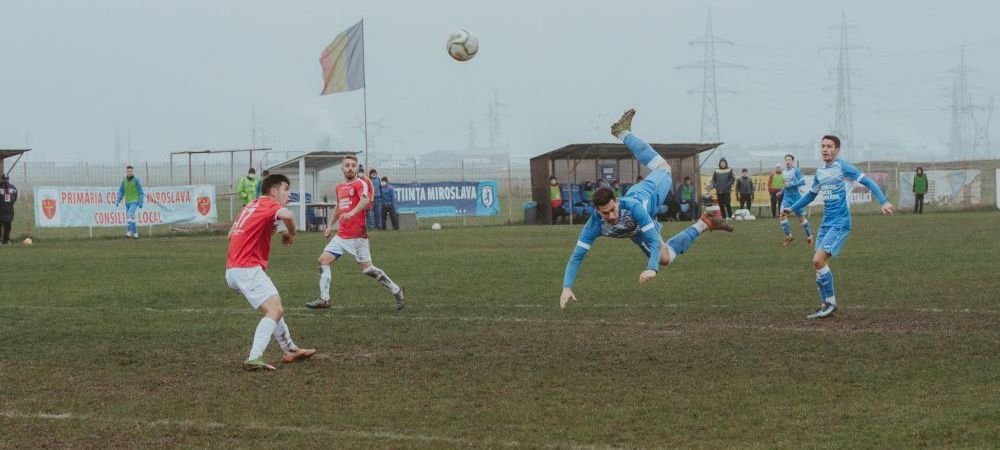 Golul anului s-a marcat în Liga a 3-a din Romania. "Lovitura scorpionului" a făcut înconjurul lumii