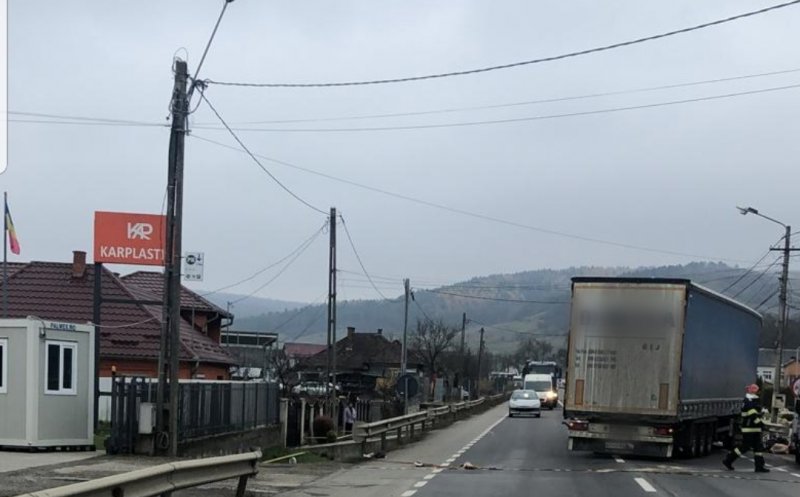 Accident grav la Cluj. O femeie a fost lovită de un TIR
