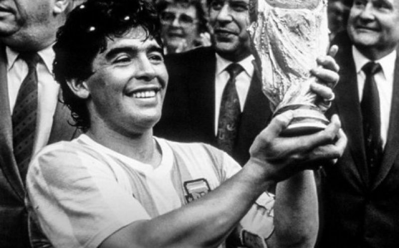 Doliu după moartea lui Maradona. Ce mesaje au transmis fotbaliștii din întreaga lume
