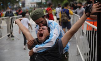 Maradona a fost înmormântat joi seara, în cadrul unei ceremonii private, într-un cimitir din Buenos Aires