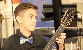 Polițistul Marian Godină promovează un tânăr chitarist clujean în vârstă de 14 ani