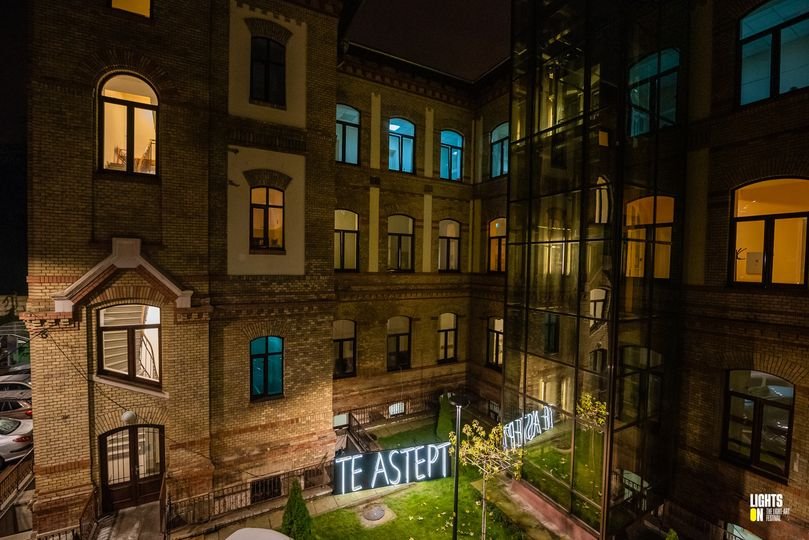 ,,Te Aștept”, mesaj de solidaritate marca Lights on Romania pentru tinerele mame de la Ginecologie 1