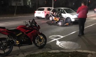 Accident pe Titulescu. Impact  între o mașină și o motocicletă