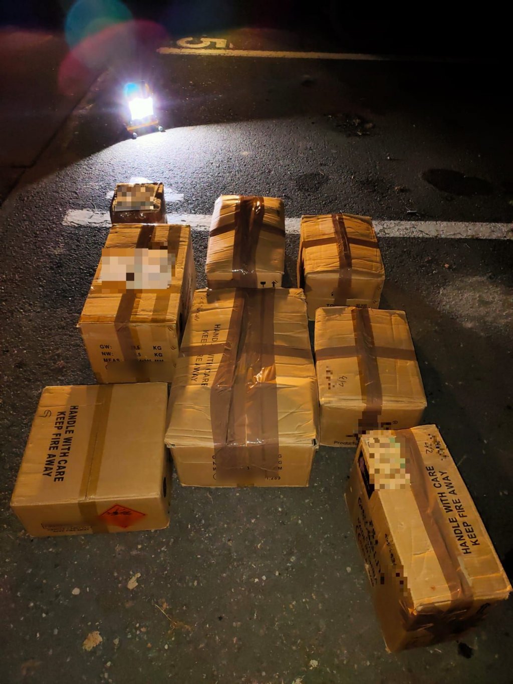 Captură de sezon. Tânăr prins cu sute de kilograme de petarde și artificii