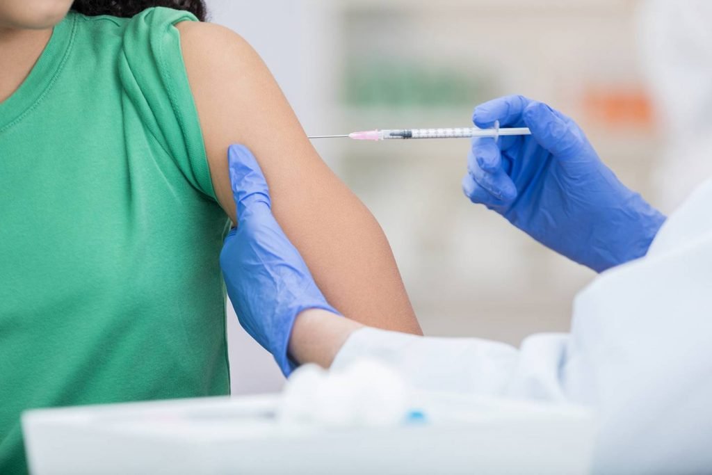 Românii vaccinaţi anti-COVID vor primi adeverinţe. Cu ce scop?