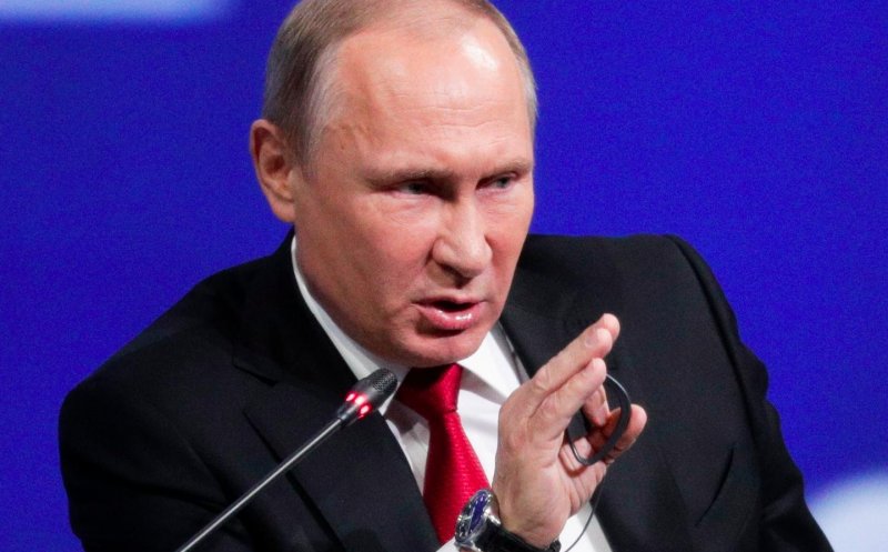 Una zice, alta face. Vladimir Putin i-a îndemnat pe ruși să se vaccineze, dar el nu s-a imunizat încă