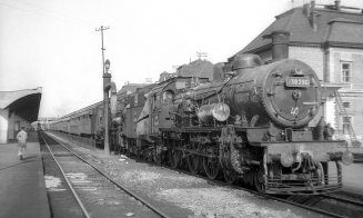 Gara Cluj-Napoca, în anii '70. Se vede şi Podul Zburător