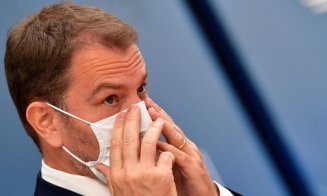 Premierul Slovaciei, depistat cu COVID, după summit-ul la care s-a întâlnit cu Macron