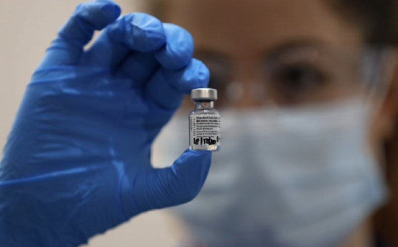 Ce recomandări de vaccinare au românii. Vaccinul produs de Pfizer şi BioNTech va fi comercializat sub denumirea Cominraty
