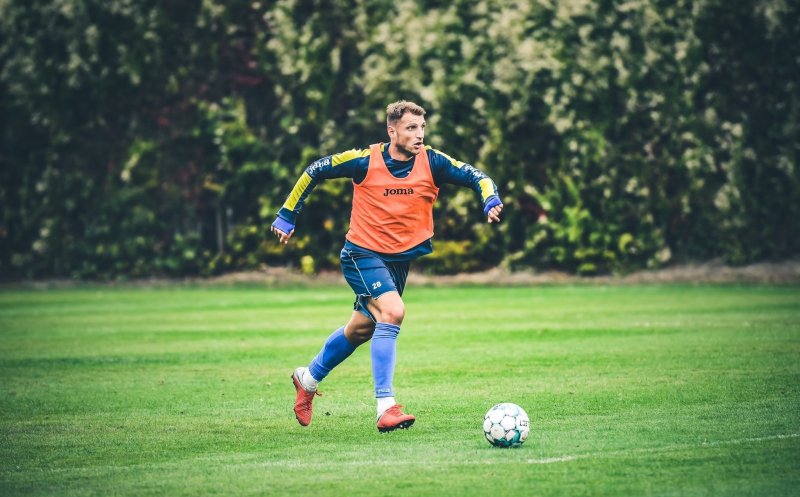 Primul transfer al iernii la “U” Cluj. Un jucător de Liga 1 întărește linia mediană a “studenților”