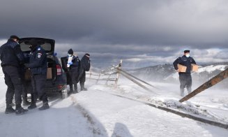 Cadouri de la jandarmi pentru 15 familii din zone montane greu accesibile din Cluj