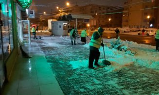 Acțiuni ample de deszăpezire la Turda. S-a intervenit pe drumuri, parcări, trotuare