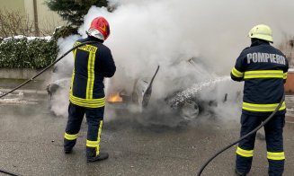 Mașină cuprinsă de flăcări în Grigorescu. S-a făcut scrum