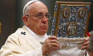 Papa Francisc: Am aflat cu durere vestea trecerii la Domnul a Preasfinţiei Sale Florentin Crihălmeanu şi înalţ rugăciuni