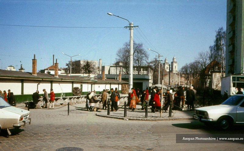 Piaţa Mihai Viteazul în anul 1972