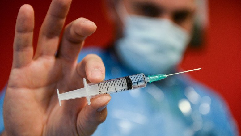 De mâine, noi categorii de persoane vor fi incluse în etapa a doua a campaniei de vaccinare. Ești pe listă?