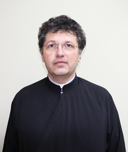 Preotul Marius Cerghizan este noul administrator al Eparhiei de Cluj-Gherla, după moartea episcopului Crihălmeanu