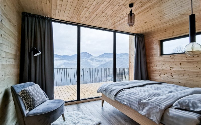 Bătaie pe cabana "scandinavă" din Someșu Rece. VEZI cum arată