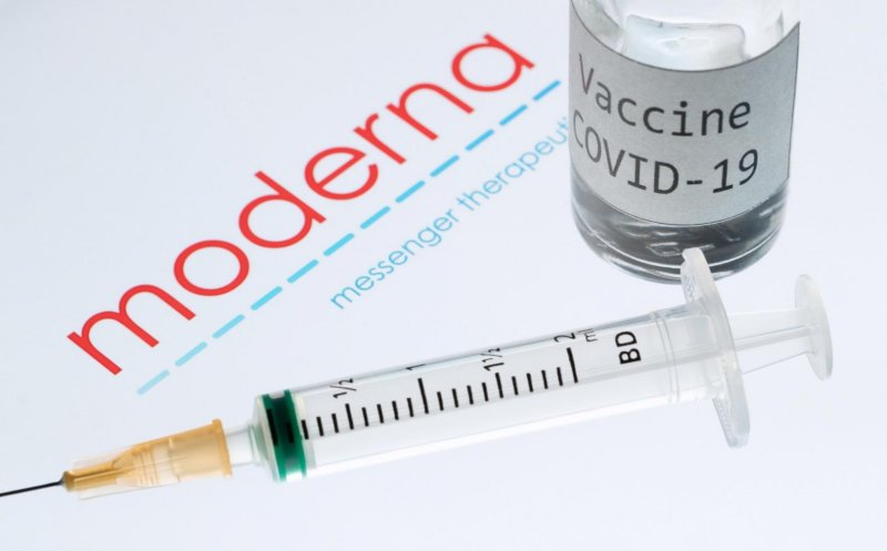 Încă 21.600 de doze de vaccin Moderna ajung mâine în România. La ce interval se administrează rapelul