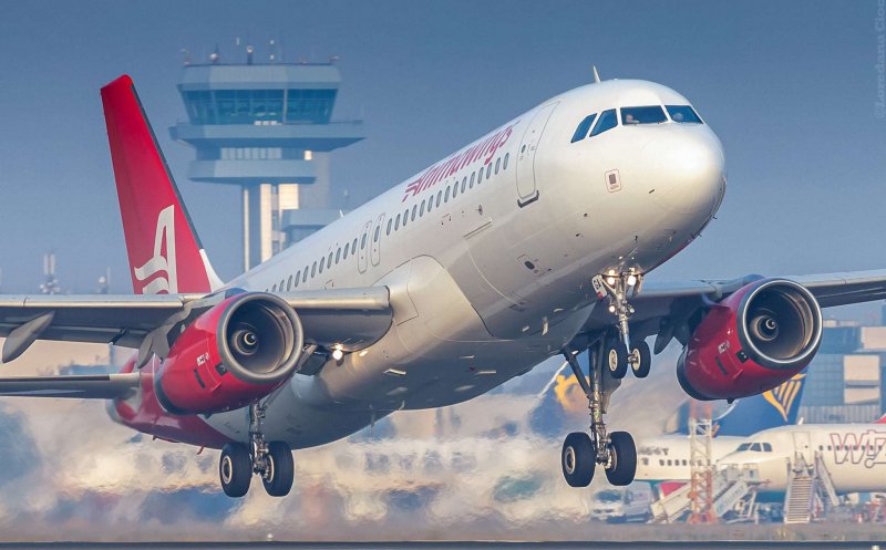 Zbor amânat la Cluj, după ce apa din toaleta unui avion a înghețat