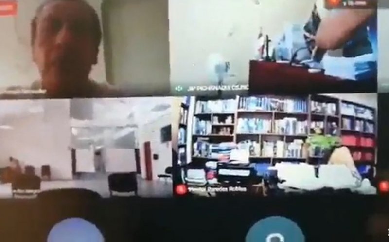 Un avocat a întreținut relații sexuale în timpul unei ședințe de judecată online pe Zoom