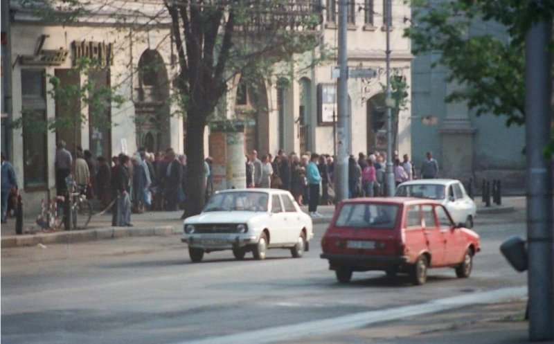 Amintiri din comunism! Clujul, pe vremea cozilor interminabile la alimente