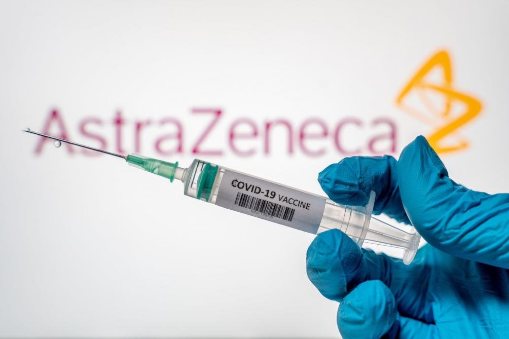 Nou studiu privind vaccinul AstraZeneca. O mărire a intervalului dintre doze i-ar crește eficacitatea