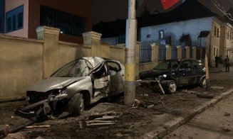 Grav accident lângă Fabrica de Bere. Martor: „Au ajuns pe trotuar. O mașină era făcută acordeon”