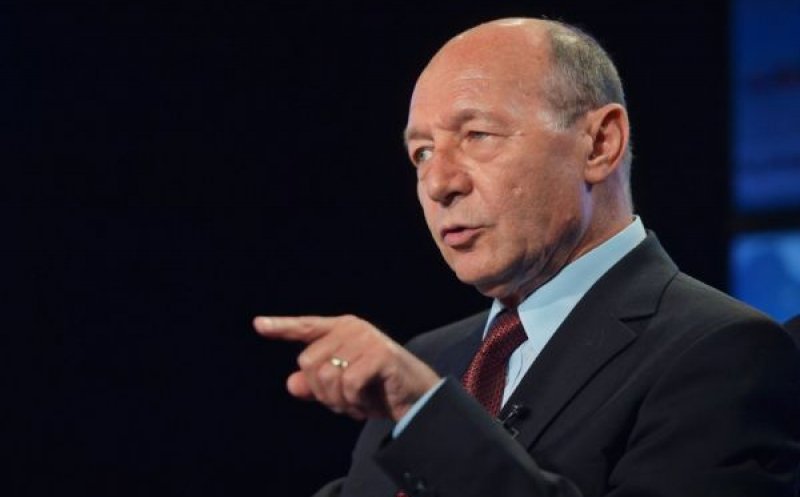 Traian Băsescu nu este de acord cu redeschiderea școlilor: „Mă tem că pe 8 martie le vom închide”
