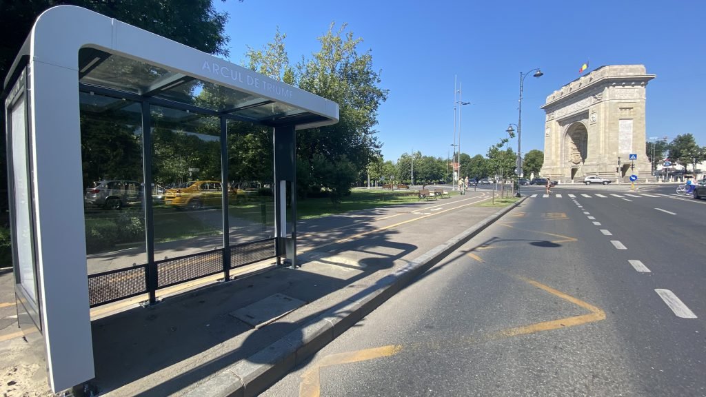 Electrogrup a creat o stație de autobuz inteligentă