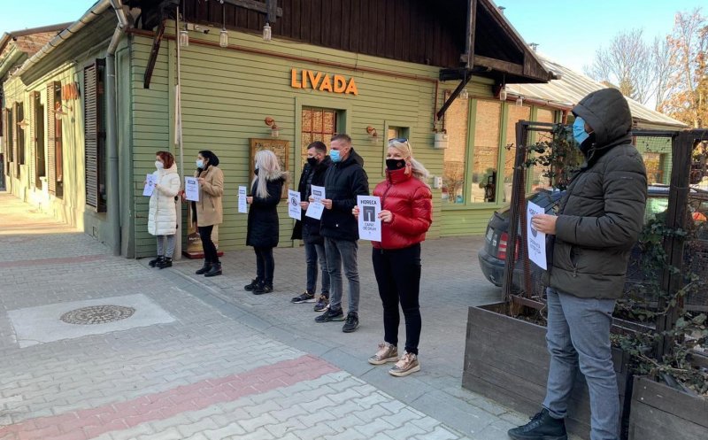 Patronii și angajații hotelurilor și restaurantelor au ieșit în stradă la Cluj