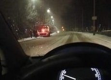 Era să ajungă în Someş cu maşina, lângă Cluj Arena, după ce a derapat pe şoseaua acoperită cu zapadă