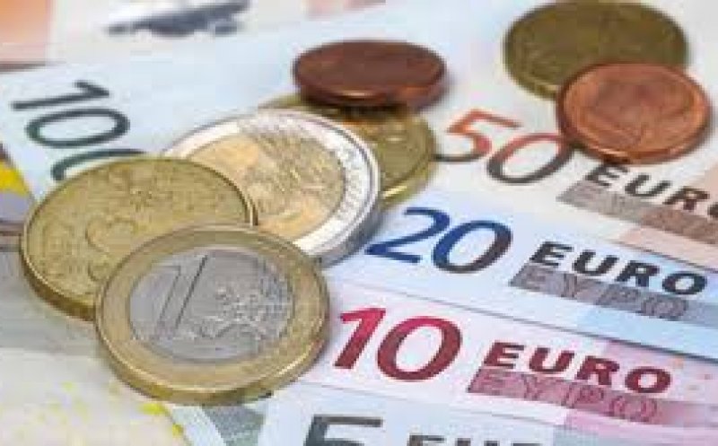 Cât va mai dura până când vom plăti cumpărăturile cu Euro? Anunțul premierului Cîțu