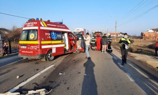 Accident grav lângă Dej. O persoană a rămas încarcerată