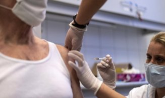Reacție adversă SEVERĂ după vaccinare. Ce i s-a întâmplat unei femei de 46 de ani