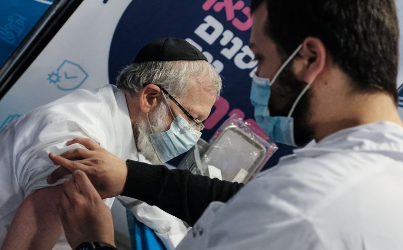 Procentul vaccinărilor în Israel a trecut de 70%