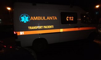 O tânără de 19 ani din Cluj a fost accidentată pe trotuar de o mașină scăpată de sub control