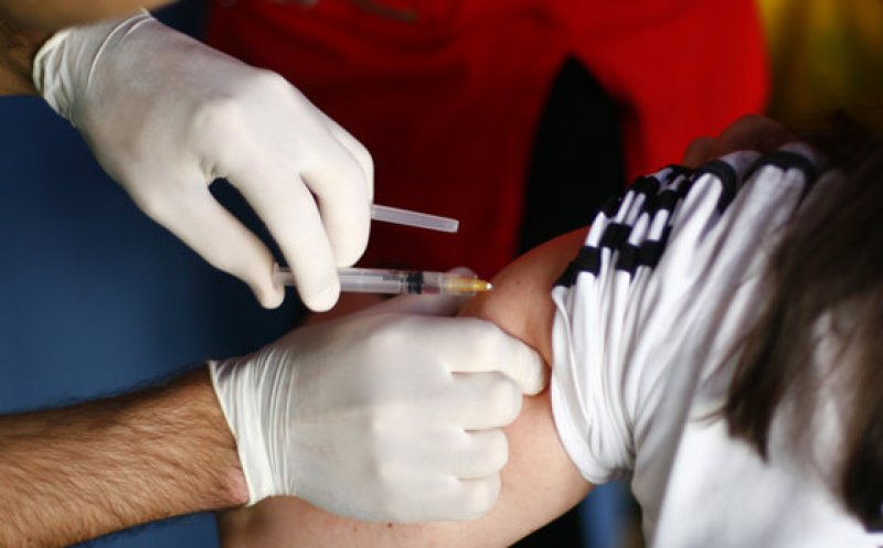 Peste 20.000 de români, imunizați în ultimele 24 de ore. Ce vaccin a "bifat" cele mai multe reacții adverse