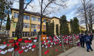 PRIMĂVARA, întâmpinată într-un mod inedit de elevii unei școli din Cluj. "Bucură-te de acest anotimp!"