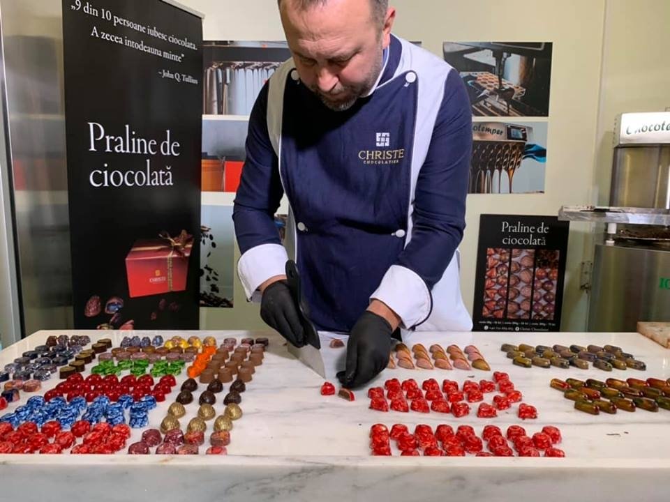 Preotul din Cluj care vinde ciocolată cu cannabis