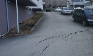 Floreştenii de pe strada Valea Gârboului sunt îngroziţi. Şantierul vecin avansează nestingherit, iar lor le fuge pământul de sub picioare